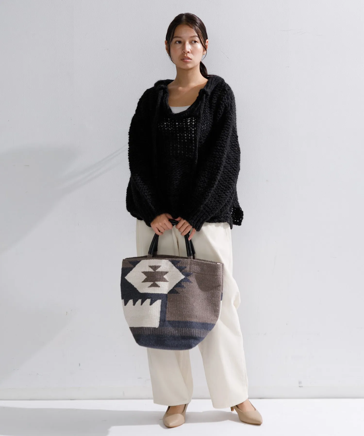 【WOMEN】beej Cut Shuttle woven bag