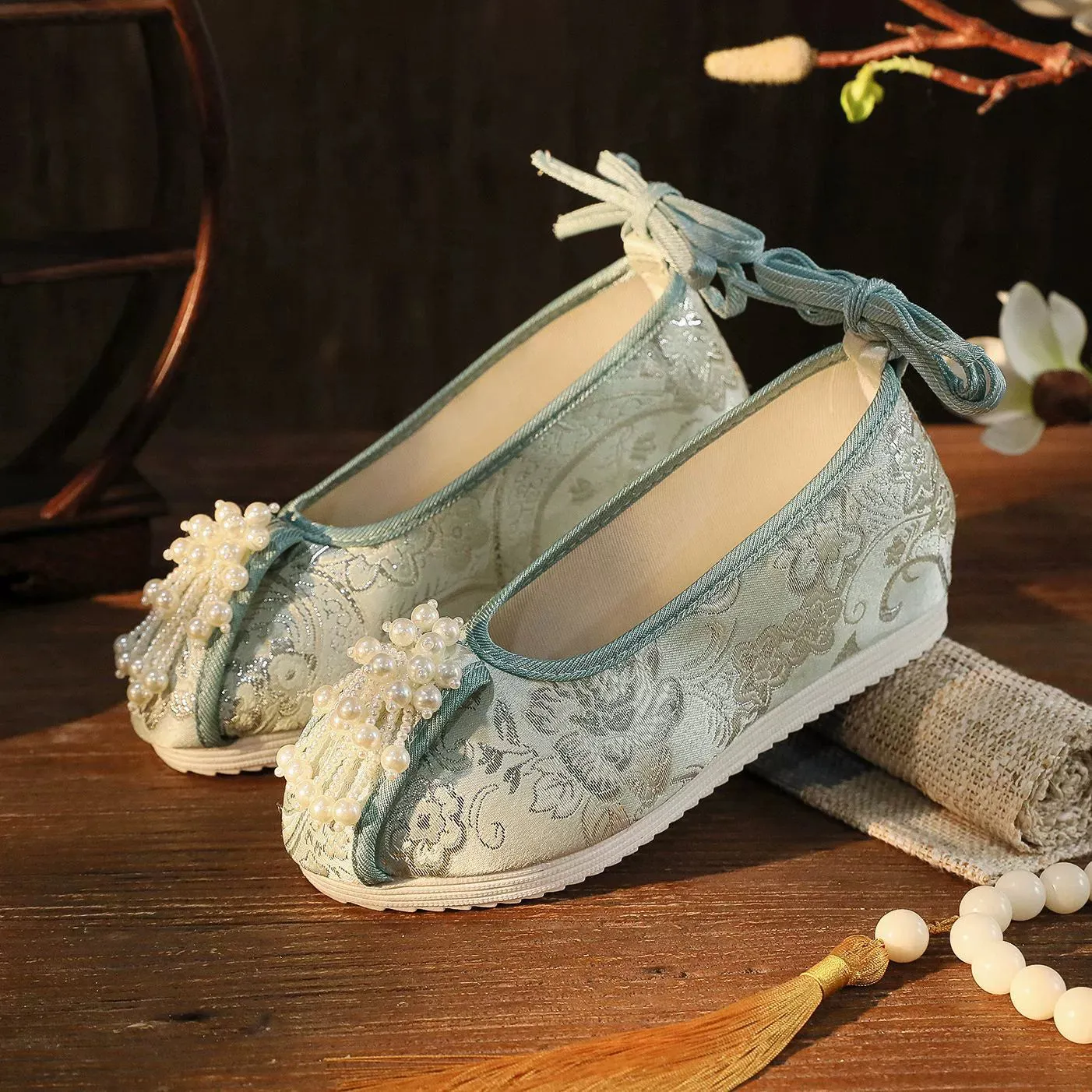 Zhe Zhi 折纸 Folding Paper Song Ming Cloud Head Dengyun Lü Shoes